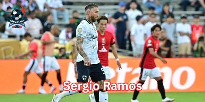 Sergio Ramos thi đấu đầy nỗ lực trên sân cỏ