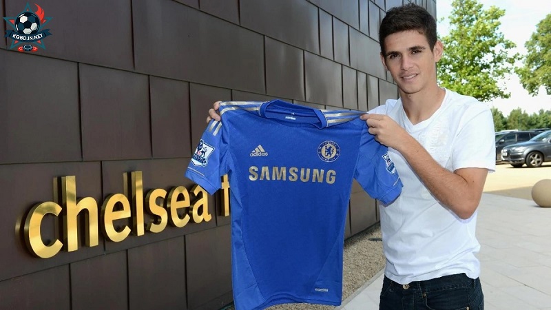 Thị trường chuyển nhượng năm 2012 chứng kiến vụ lật kèo khi Oscar từ chối Tottenham để tới Chelsea
